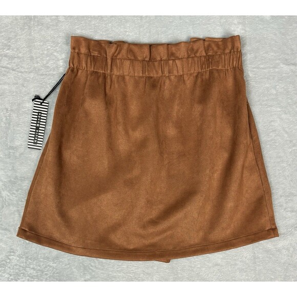 4 For $20 Haute Monde Women’s Size Large Faux Suede Button Front Mini Skirt - Picture 2 of 8